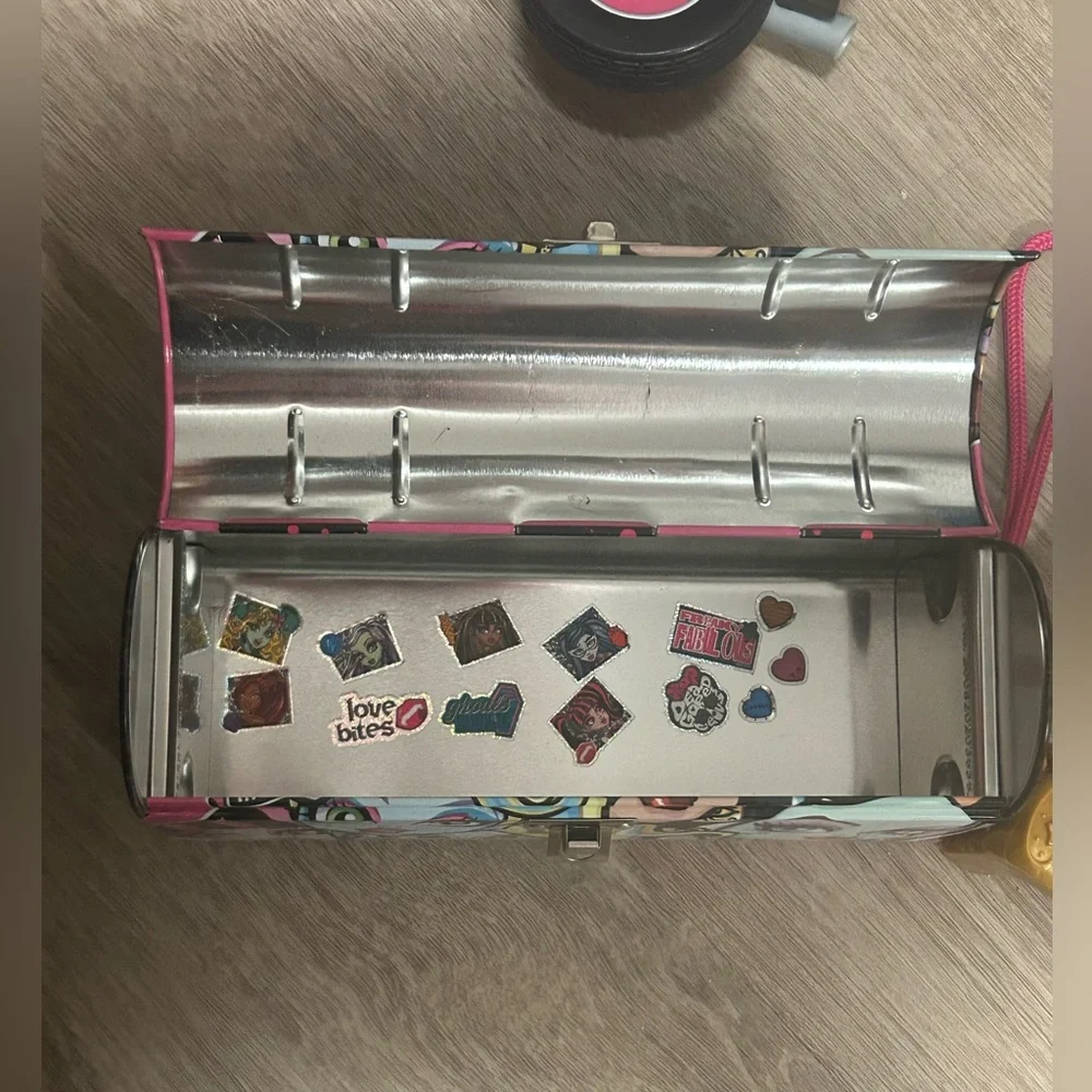 Monster high furniture lot - Picture 8 of 8